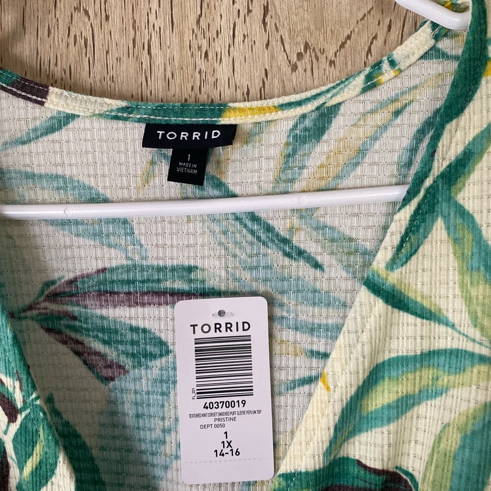 NWT Torrid puff sleeve babydoll top size 1x multi color floral - Picture 11 of 13